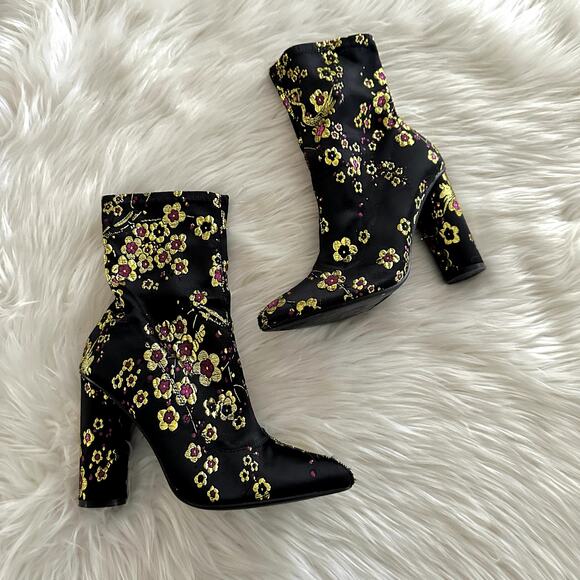 Cape Robbin Cherry Blossom Embroidered Boot Sz 8.5 - Picture 2 of 11